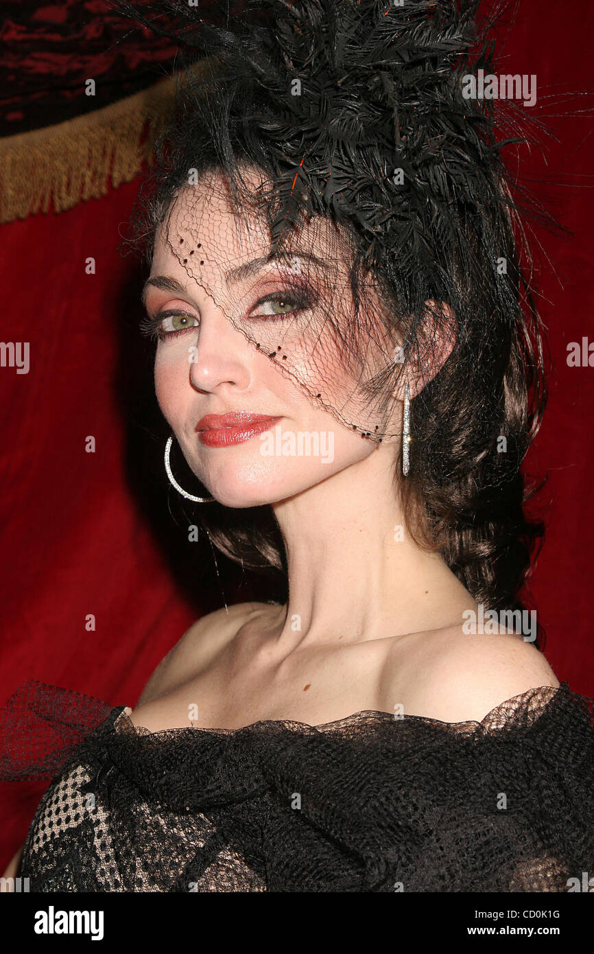 Elena lyons hi-res stock photography and images - Alamy