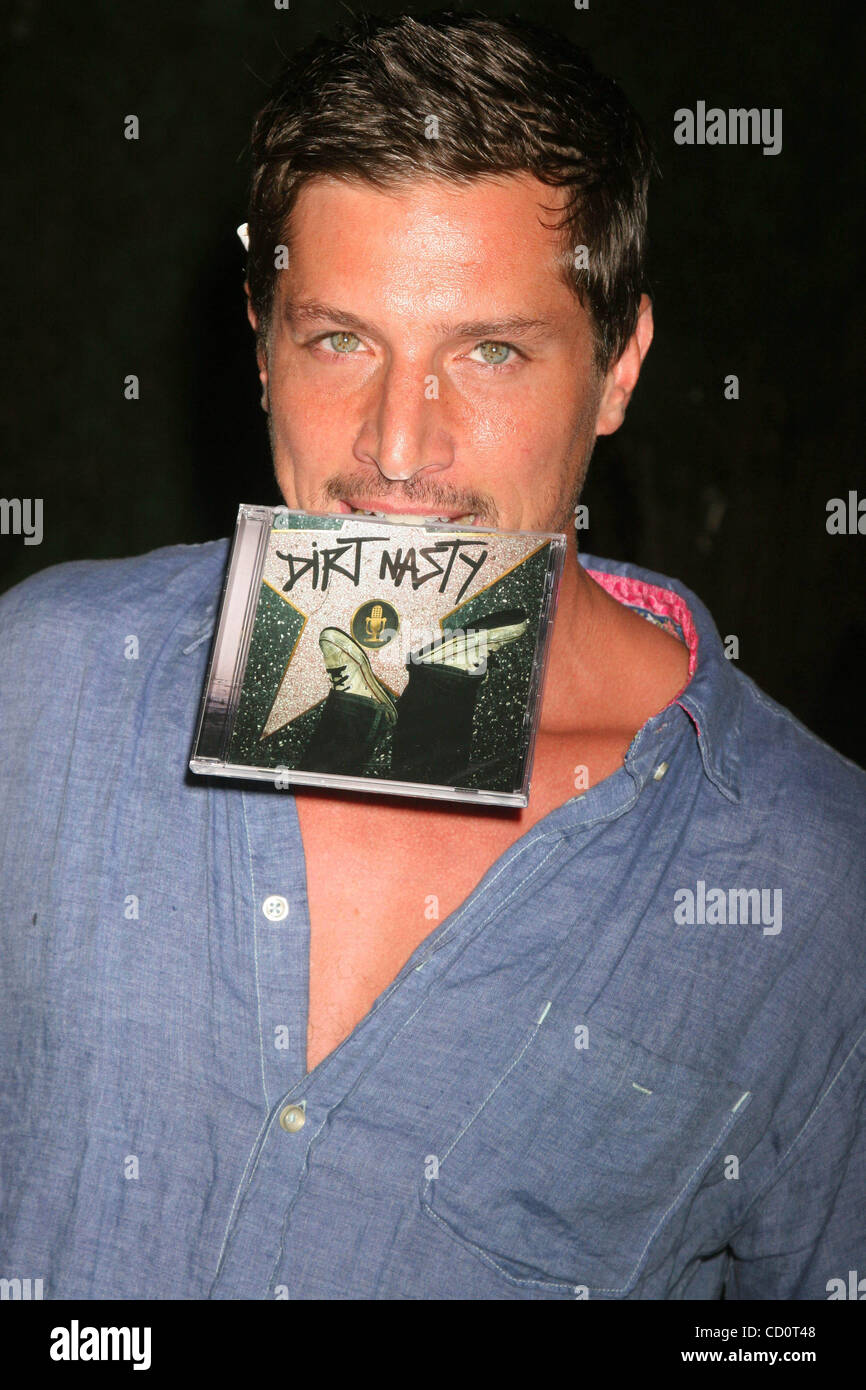 Aug. 14, 2008 - Hollywood, California, U.S. - I13577CHW.''APPLE LOUNGE