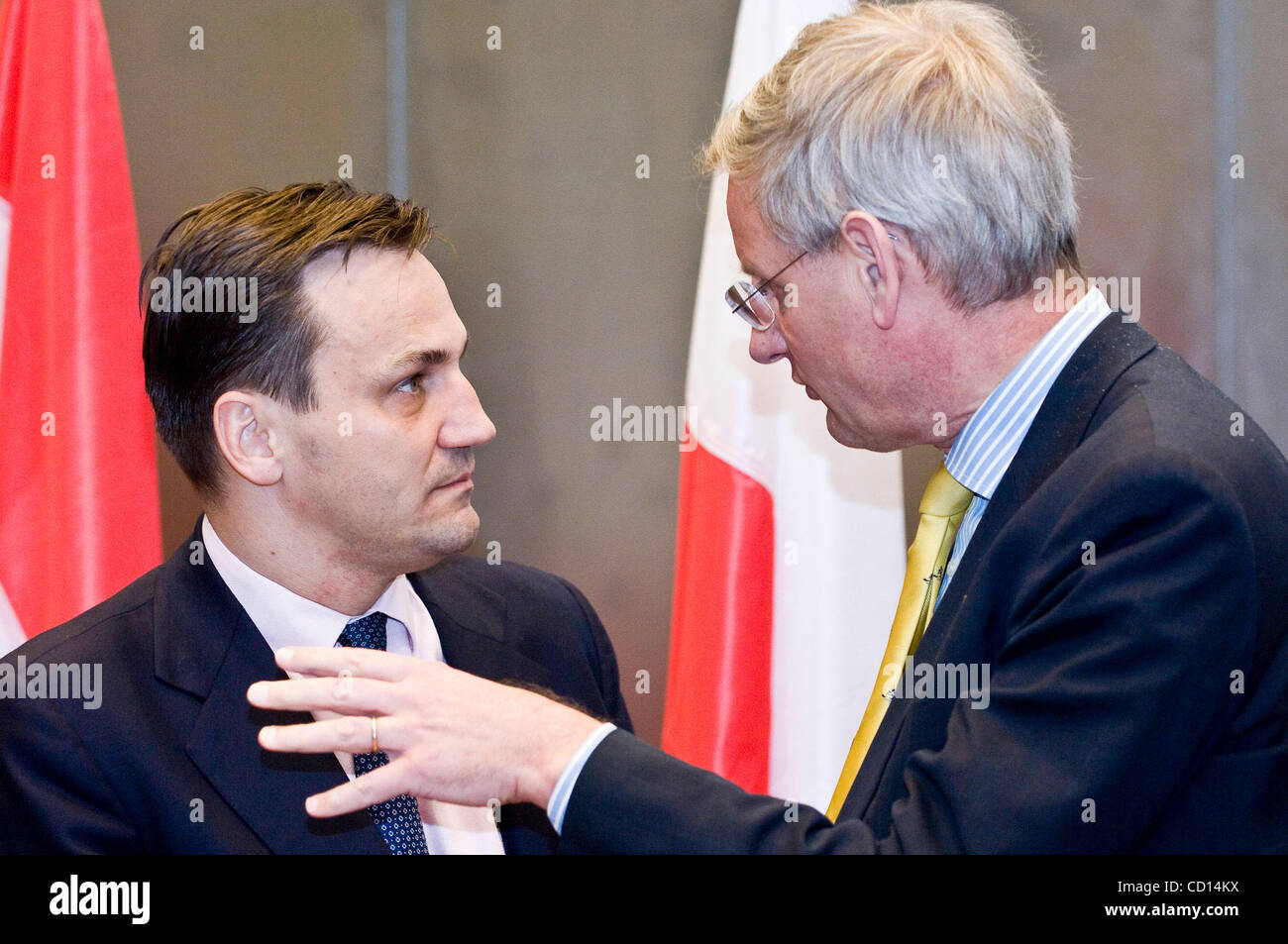 Polish Foreign Minister Radek Sikorski (L) and Swedish counterpart Carl Bildt  pictured prerior for the signing ceremony of the EU/Serbia accord of Stabilisation and Association during the EU General Affairs and External Relations Council meeting in Luxembourg, on April 2008. The European Union sign Stock Photo
