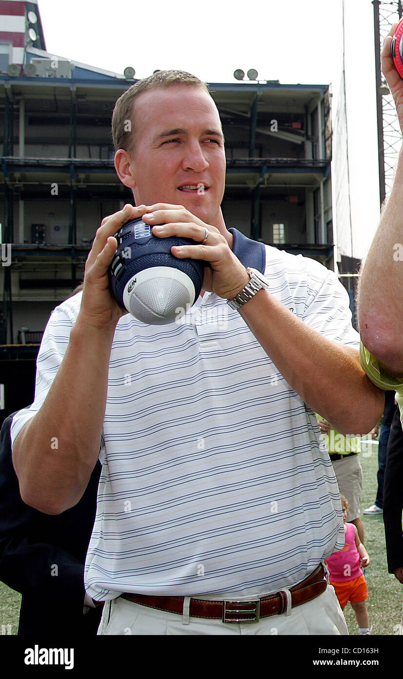 June 15, 2008 - New York, New York, U.S. - Peyton Manning takes part in the world's largest father-child Nerf football catch at Chelsea Piers in New York June 14, 2008...  /   K58621TGA(Credit Image: Â© Terry Gatanis/Globe Photos/ZUMAPRESS.com) Stock Photo