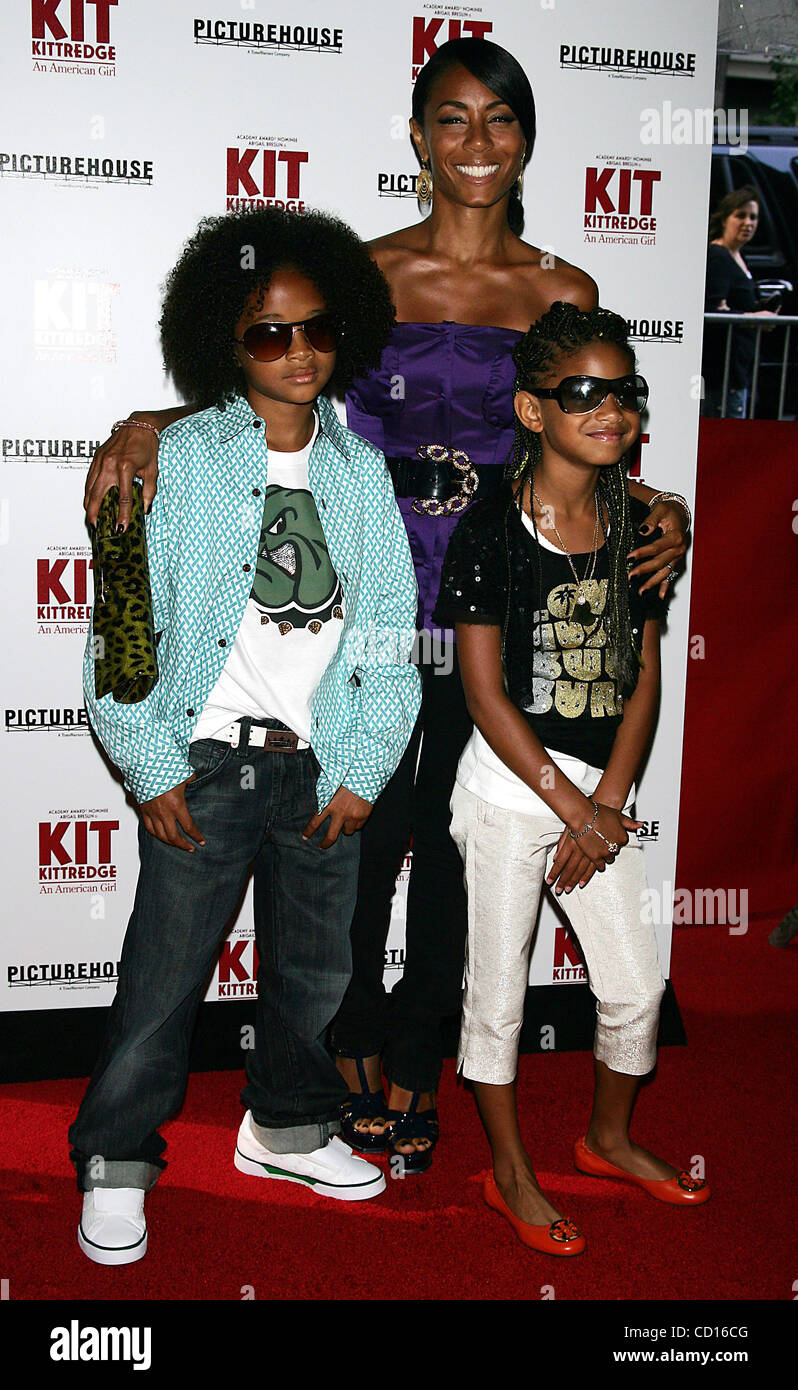 jada-pinkett-smith-with-children-hi-res-stock-photography-and-images