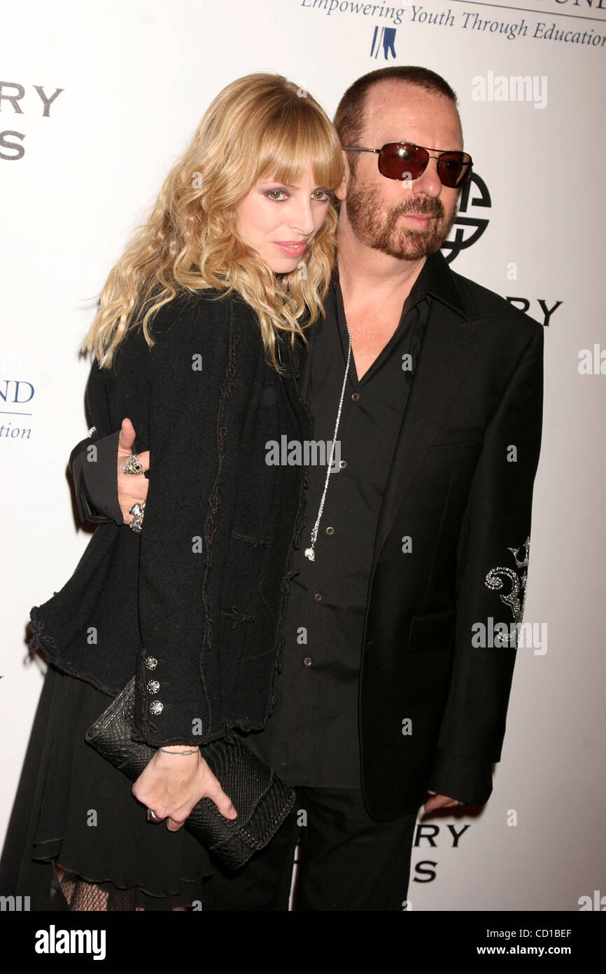 66 Dave Stewart And Wife Anoushka Fisz Stock Photos, High-Res