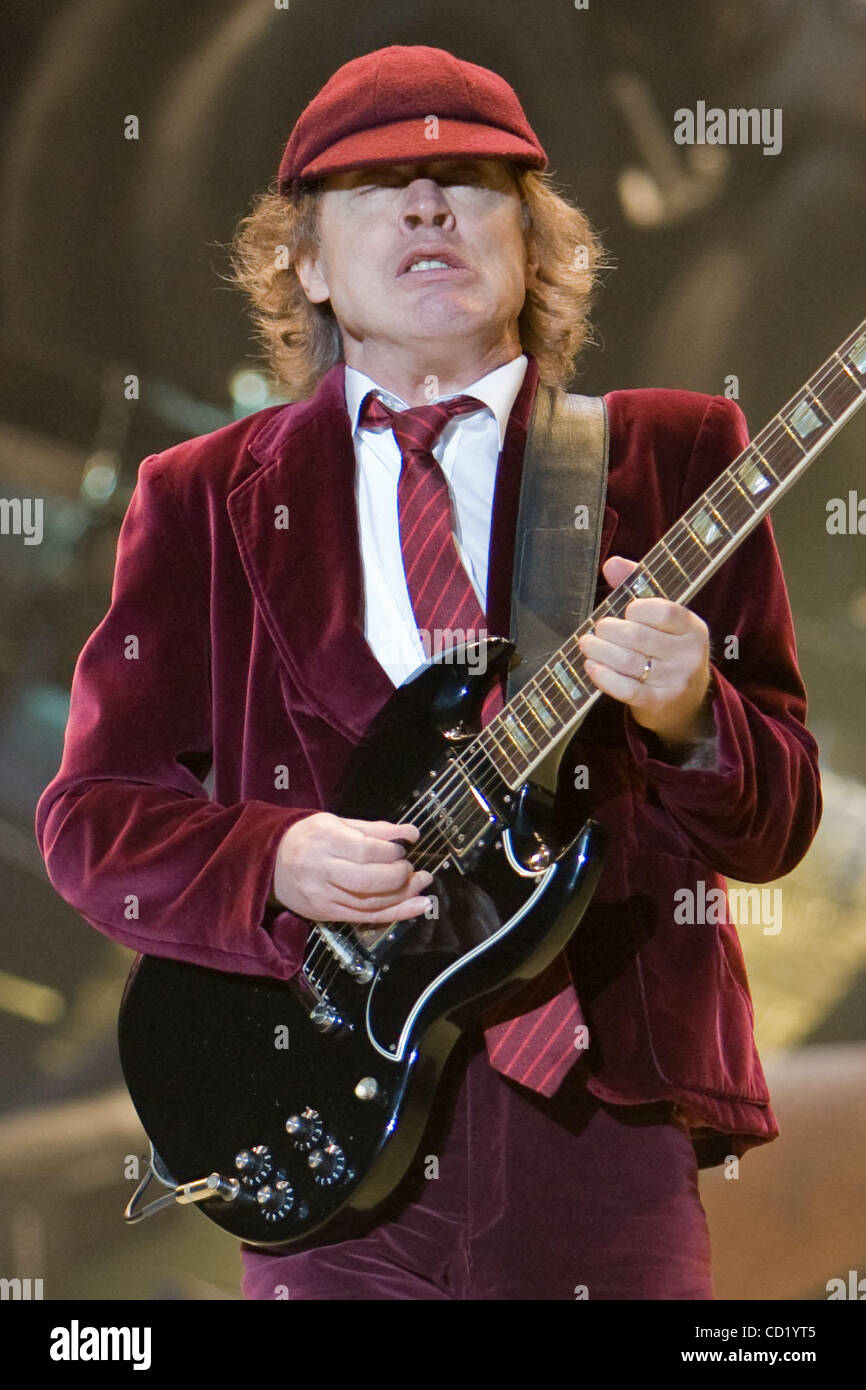 November 7, 2008 - Toronto, Ont AC DC with lead guitar player Angus ...