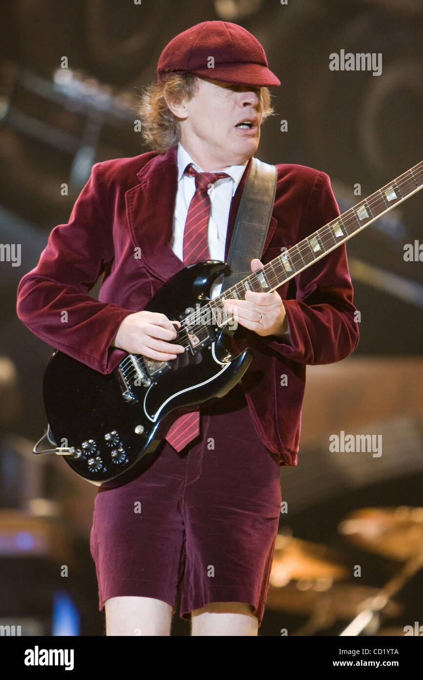 November 7, 2008 - Toronto, Ont AC DC with lead guitar player Angus ...