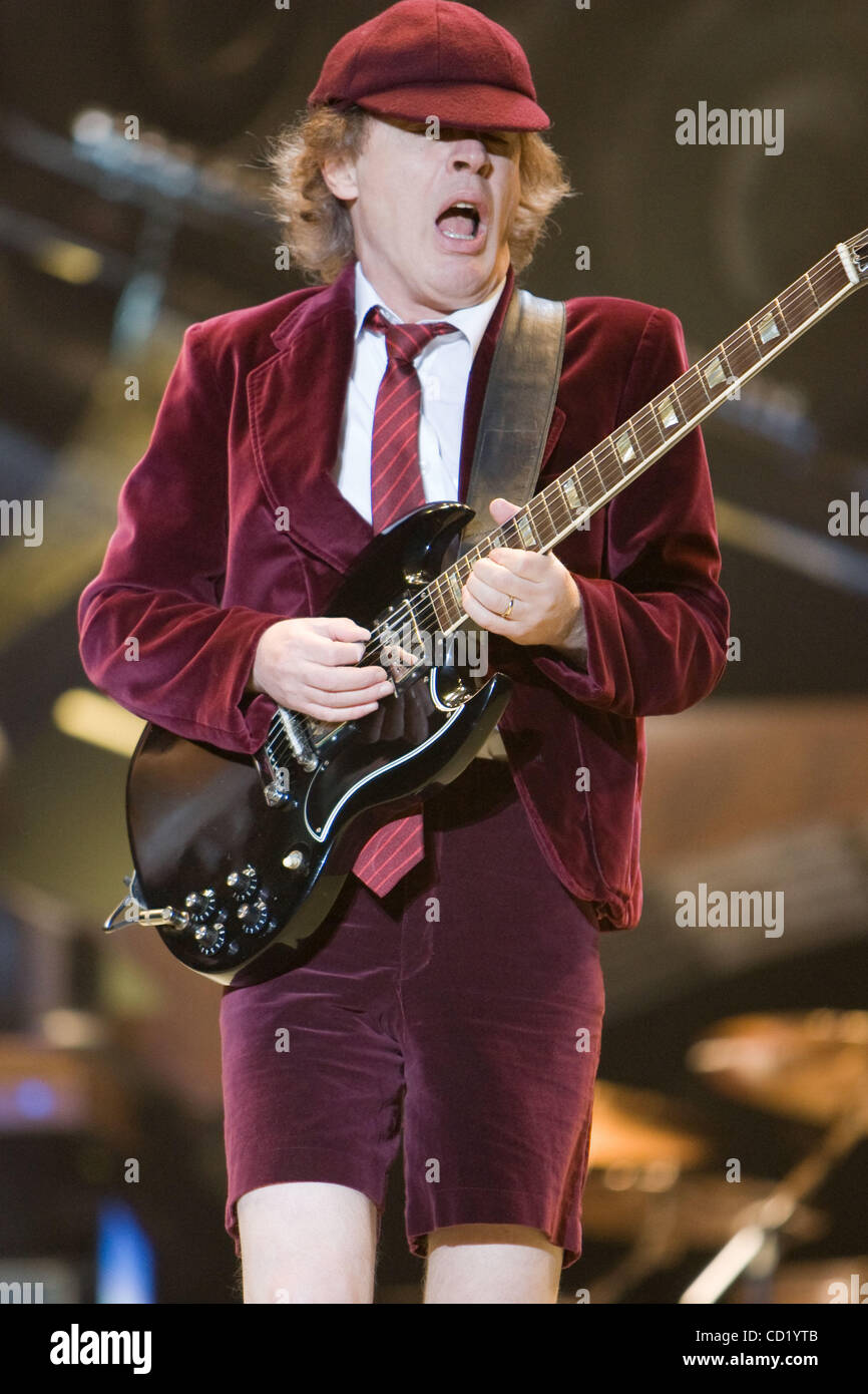 November 7, 2008 - Toronto, Ont AC DC with lead guitar player Angus ...