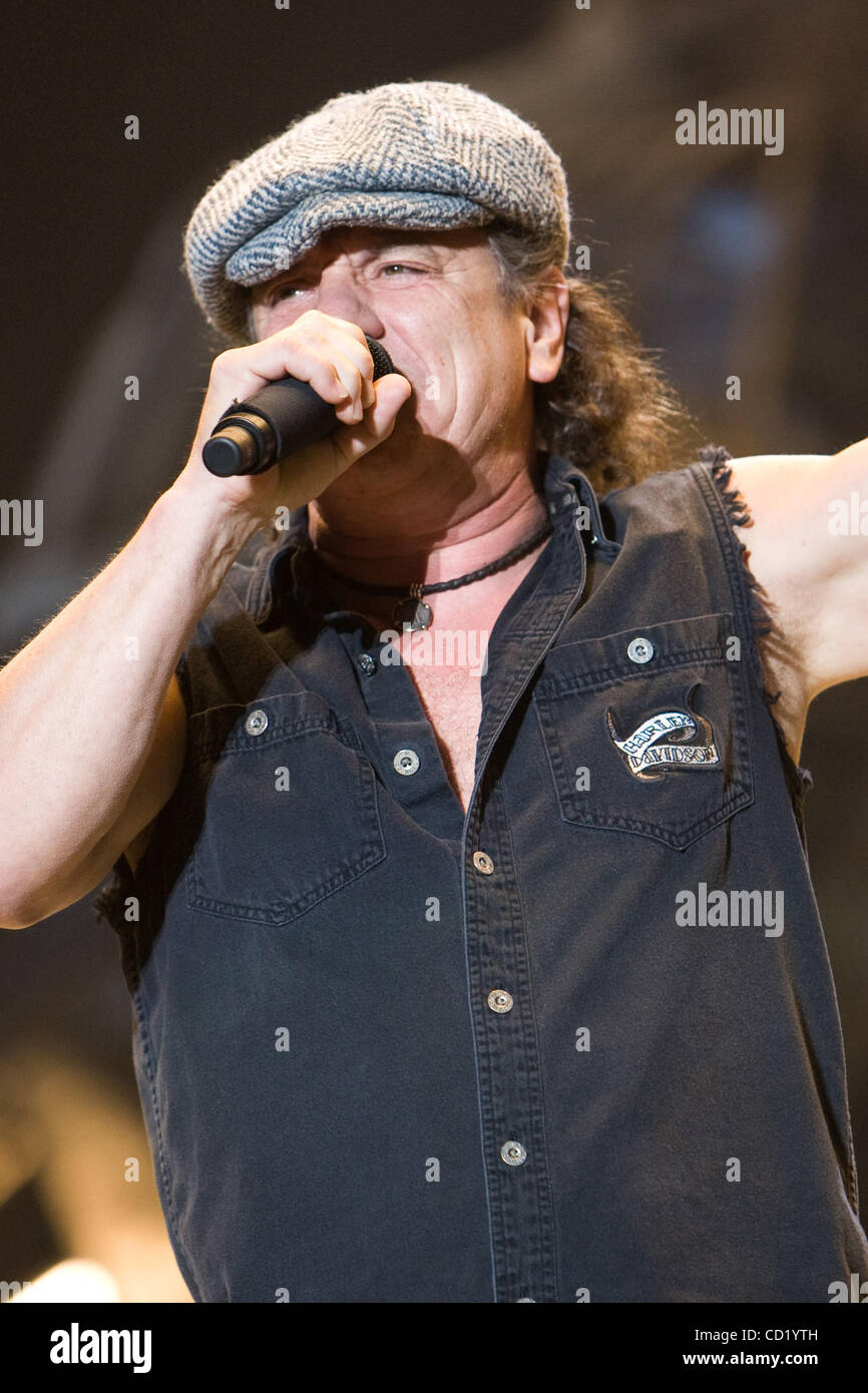 November 7, 2008 - Toronto, Ont AC DC with front man vocalist Brian Johnson play in front of 45,000 plus screaming fans at the Rogers Centre in Toronto, Ontario Canada as part of their 2008/09 Black Ice World Tour. Ray Miller / Southcreek EMI / Zuma Press Stock Photo