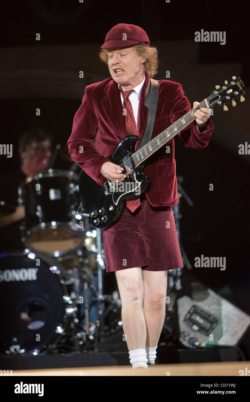 November 7, 2008 - Toronto, Ont AC DC with lead guitar player Angus ...