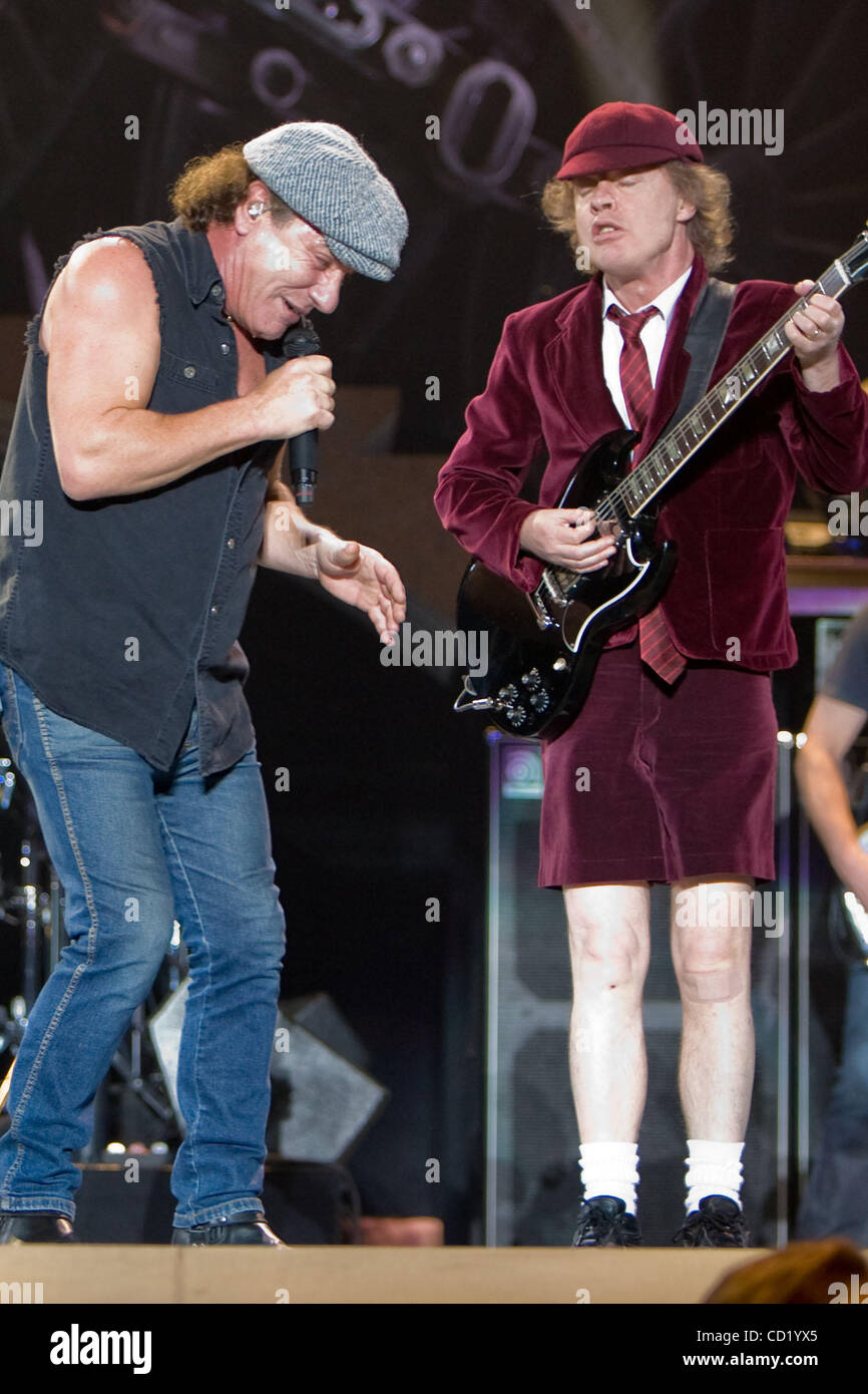 November 7, 2008 - Toronto, Ont AC DC plays in front of 45,000 plus ...