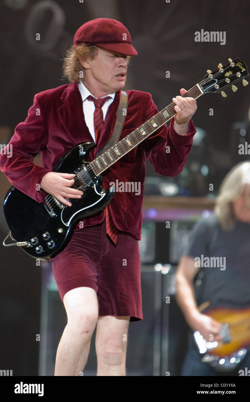 November 7, 2008 - Toronto, Ont AC DC plays in front of 45,000 plus ...
