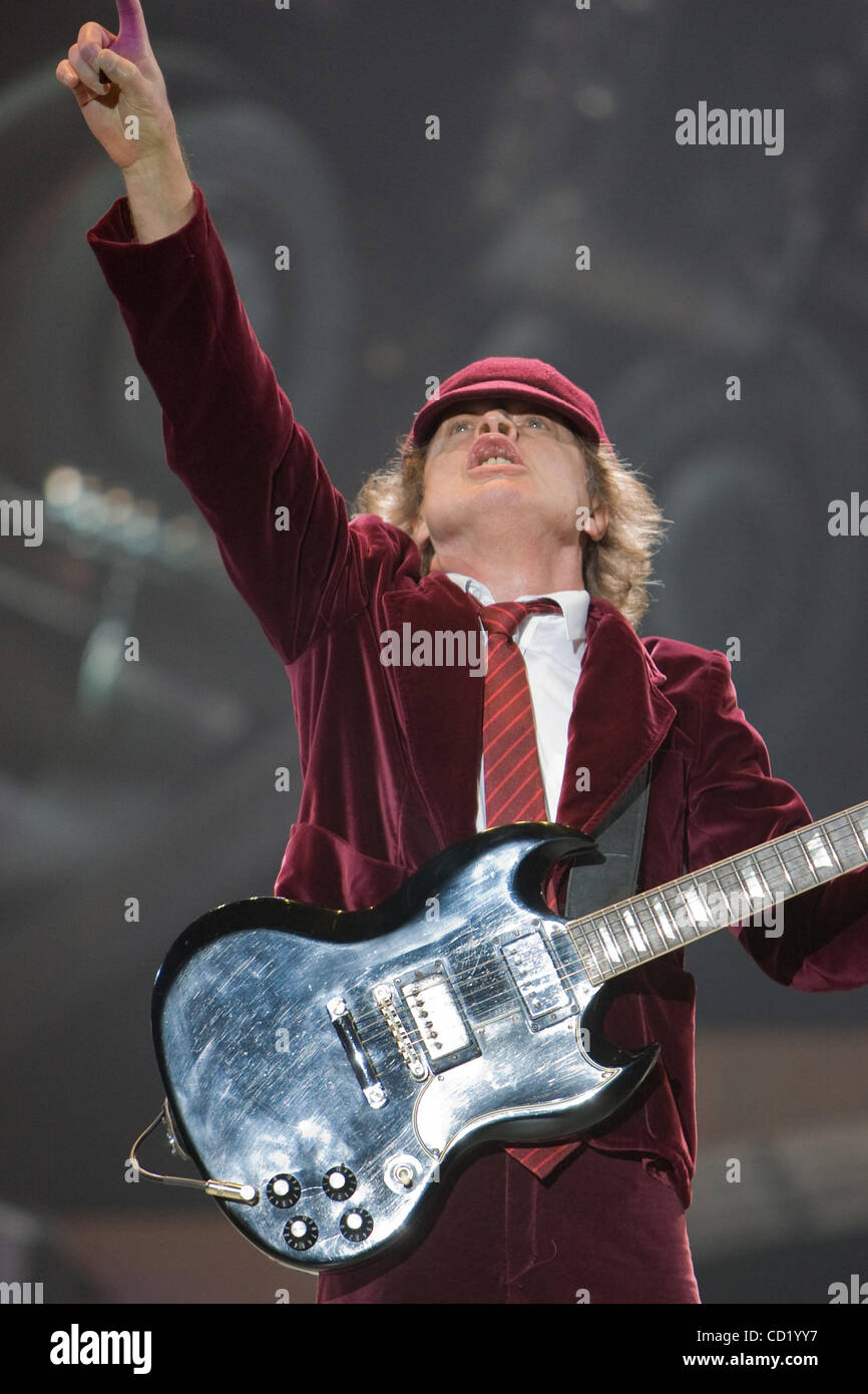 November 7, 2008 Toronto, Ont AC DC with lead guitar player Angus