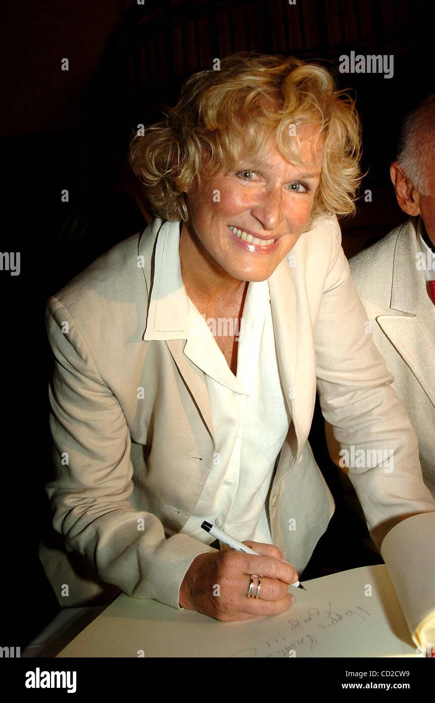 June 15, 2004 - New York, New York, U.S. - K37870JKRON.GEORGE LANG'S SURPRISE 80TH BIRTHDAY PARTY.AT CAFE DES ARTISTES IN NEW YORK New York 06/15/2004.  /   2004.GLENN CLOSE(Credit Image: Â© John Krondes/Globe Photos/ZUMAPRESS.com) Stock Photo