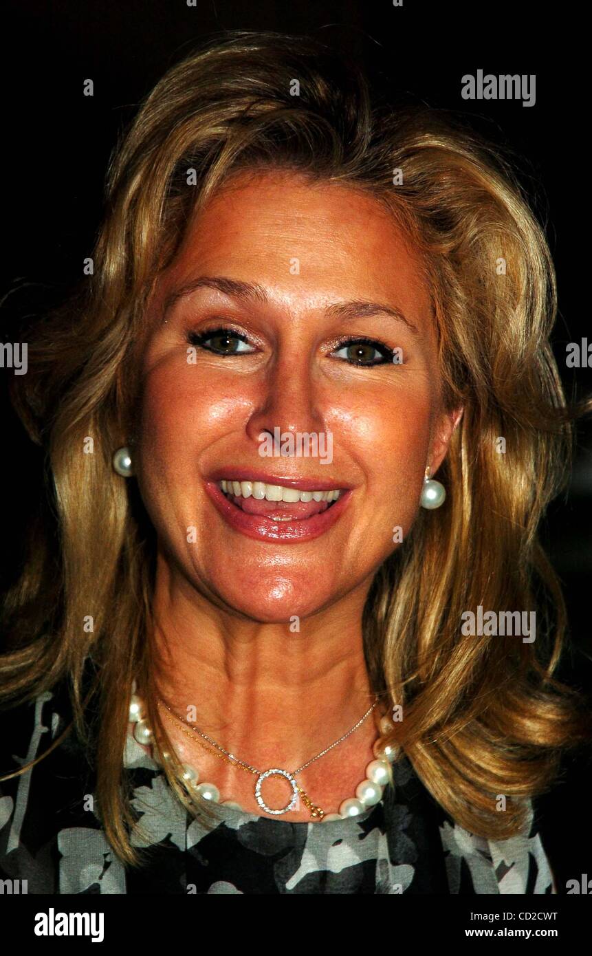 June 15, 2004 - New York, New York, U.S. - K37870JKRON.GEORGE LANG'S SURPRISE 80TH BIRTHDAY PARTY.AT CAFE DES ARTISTES IN NEW YORK New York 06/15/2004.  /   2004.KATHY HILTON(Credit Image: Â© John Krondes/Globe Photos/ZUMAPRESS.com) Stock Photo