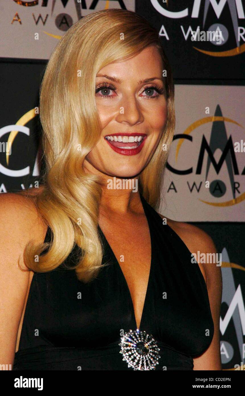 Nov. 9, 2004 - New York, New York, U.S. - K40357JKRON.''THE 38TH ANNUAL CMA AWARDS'' (PRESSROOM) AT THE GRAND OLE OPRY HOUSE IN NASHVILLE, TENNESSEE  11/09/2004.  /   EMILY PROCTOR(Credit Image: Â© John Krondes/Globe Photos/ZUMAPRESS.com) Stock Photo