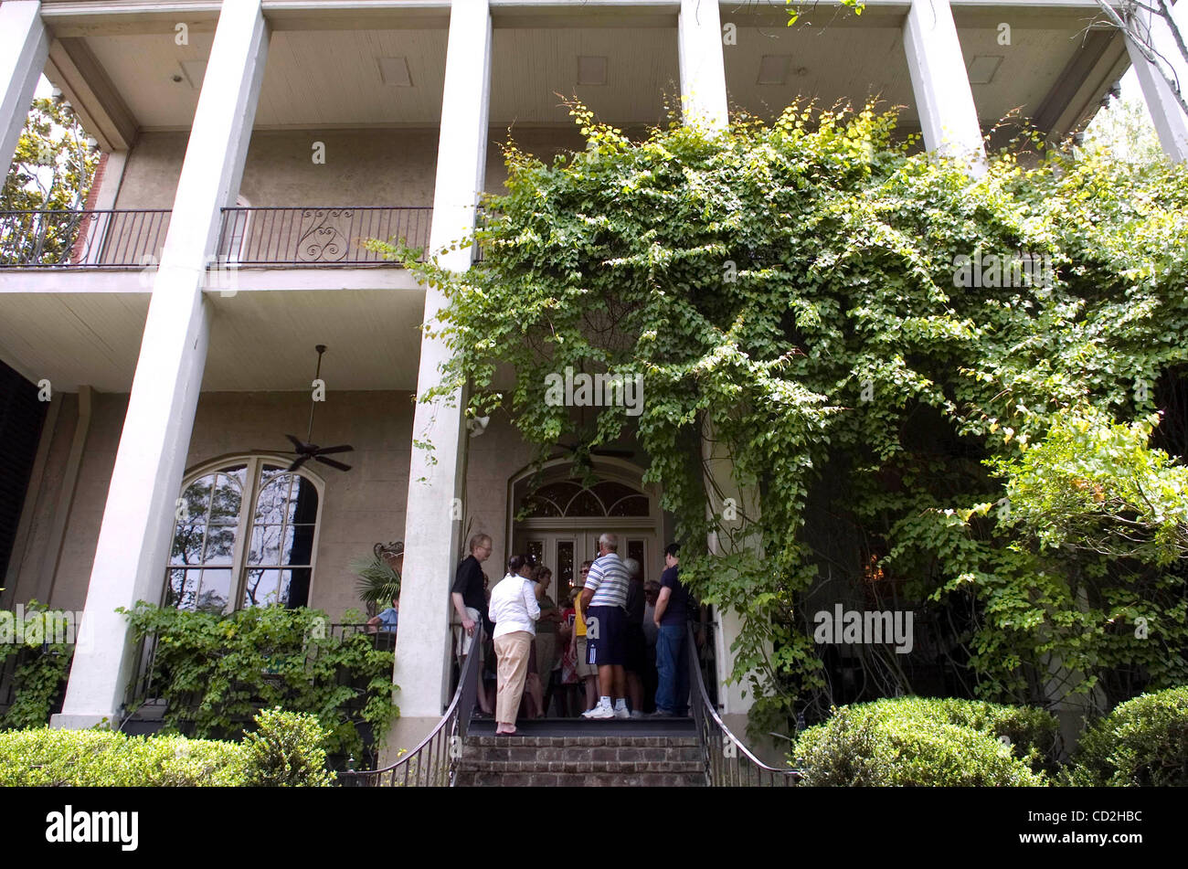 SAVANNAH, GA - JUNE 1:  The Mercer Williams House in Savannah, Georgia on Friday, June 1, 2007. Former occupant Jim Williams was the subject of the book and movie 'Midnight in the Garden of Good and Evil' by John Berendt. (Photo by Erik S. Lesser/for The New York Times) Stock Photo