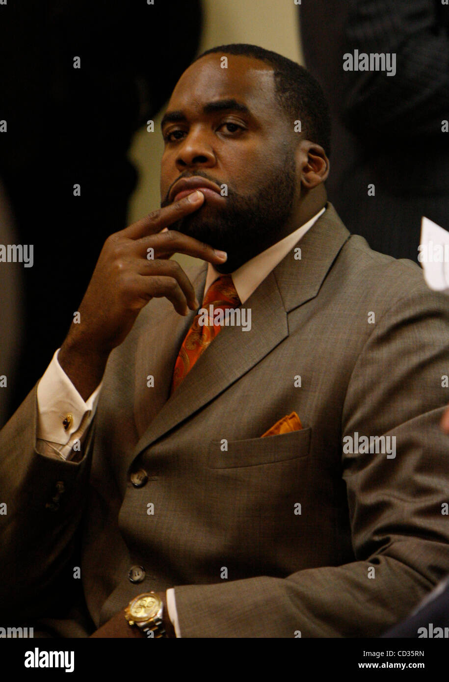 Apr 11, 2008 - Detroit, Michigan, USA - Detroit Mayor KWAME KILPATRICK in 36th District Judge Paula Humphries for a bond hearing on Friday, April 11, 2008. Kilpatrick is awaiting a June 9 preliminary examination perjury and other charges. (Credit Image: © Jeff Kowalsky/ZUMA Press) Stock Photo