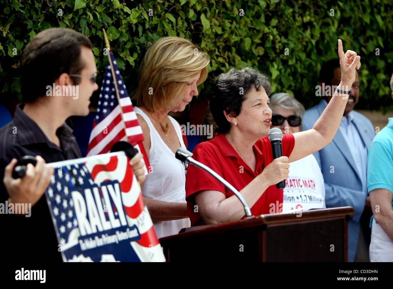Apr 26, 2008 - Riviera Beach, Florida, USA - Mayor LOIS FRANKEL, center, of West Palm Beach, along with other supporters of a petition to the Democratic National Committee to count Florida votes from the primary held in January at a Florida Demands Representation rally at the public library in West  Stock Photo