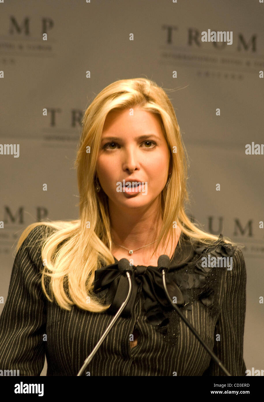 Trump tower chicago ivanka hi-res stock photography and images - Alamy