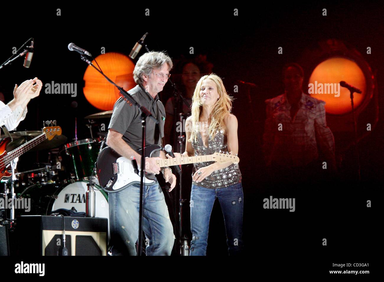 Sheryl crow and eric clapton hires stock photography and images Alamy
