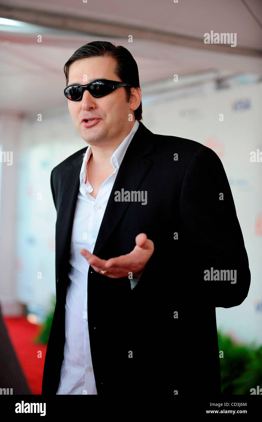 Professional poker player Phil Hellmuth Jr. lost $6000  yesterday and plans to wager $10,000 on Pyro in the Derby.  Photographed on the red carpet at the 134th running of the Kentucky Derby Saturday May 3, 2008, at Churchill Downs, Louisville, Ky. Photo by Angela Baldridge Stock Photo