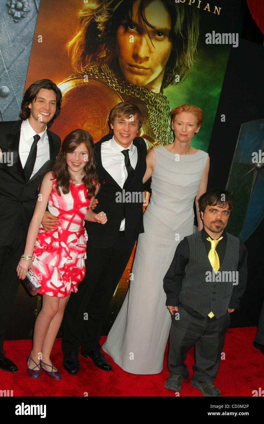 May 7, 2008 - New York, New York, U.S. - K58177ML.WORLD PREMIERE OF ''THE CHRONICLES OF NARNIA-PRINCE CASPIAN''. ZIEGFELD THEATRE, NEW YORK New York 05-07-2008.  -   BEN BARNES WITH GEORGIE HENLEY , WILLIAM MOSLEY , TILDA SWINTON AND PETER DINKLAGE.( NARNIA CAST (Credit Image: Â© Mitchell Levy/Globe Stock Photo