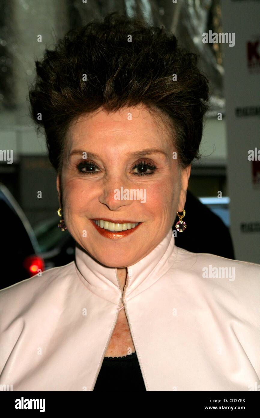 Cindy adams where hi-res stock photography and images - Alamy