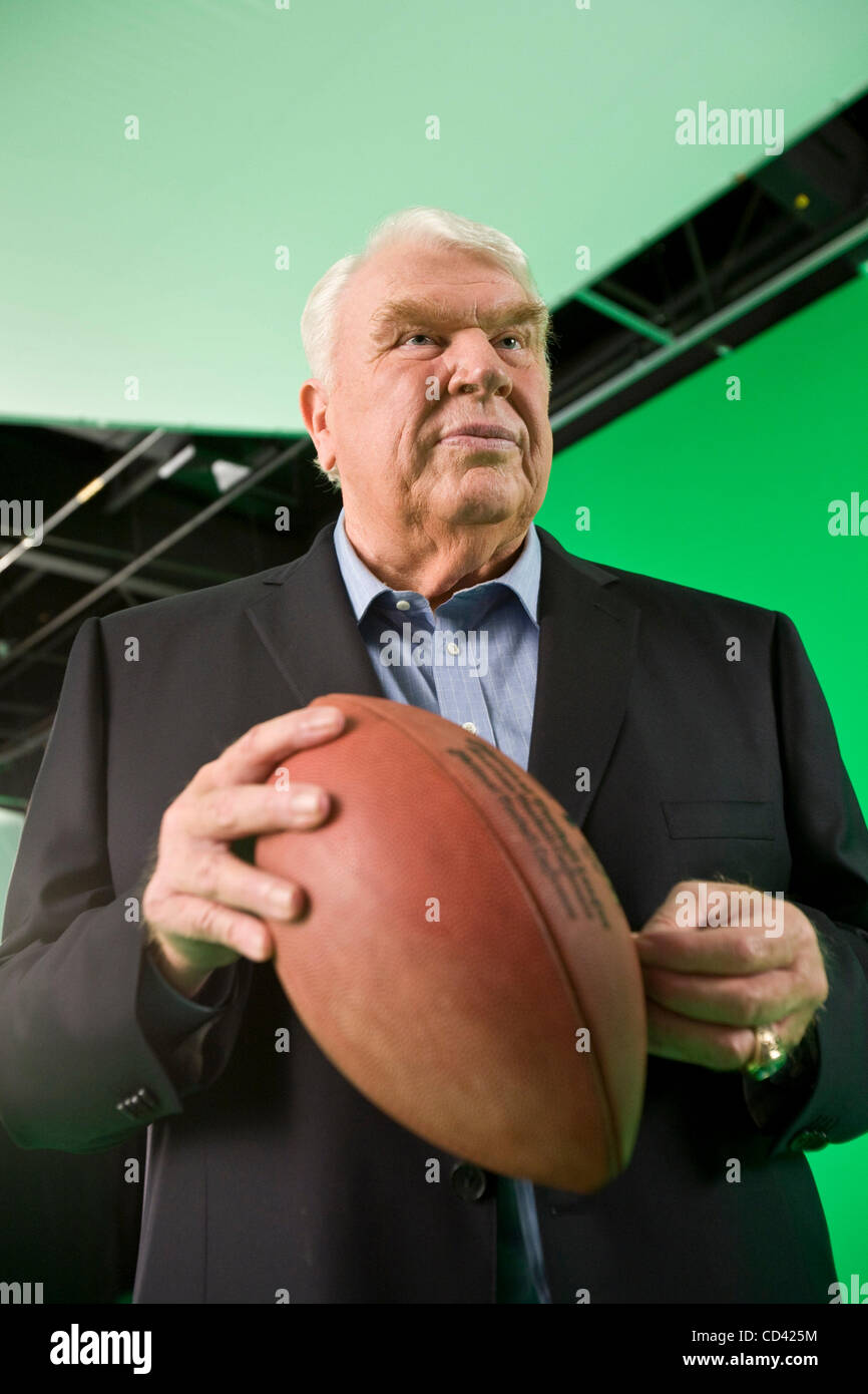 Jul 17, 2008 - Pleasanton, California, USA - Former football player and coach JOHN MADDEN during a break while shooting a spot for an EA Sports ad campaign at a Pleasanton, CA production studio. (Credit Image: © Martin Klimek/ZUMA Press) RESTRICTIONS: Shot For USA TODAY Job # 34471 Stock Photo