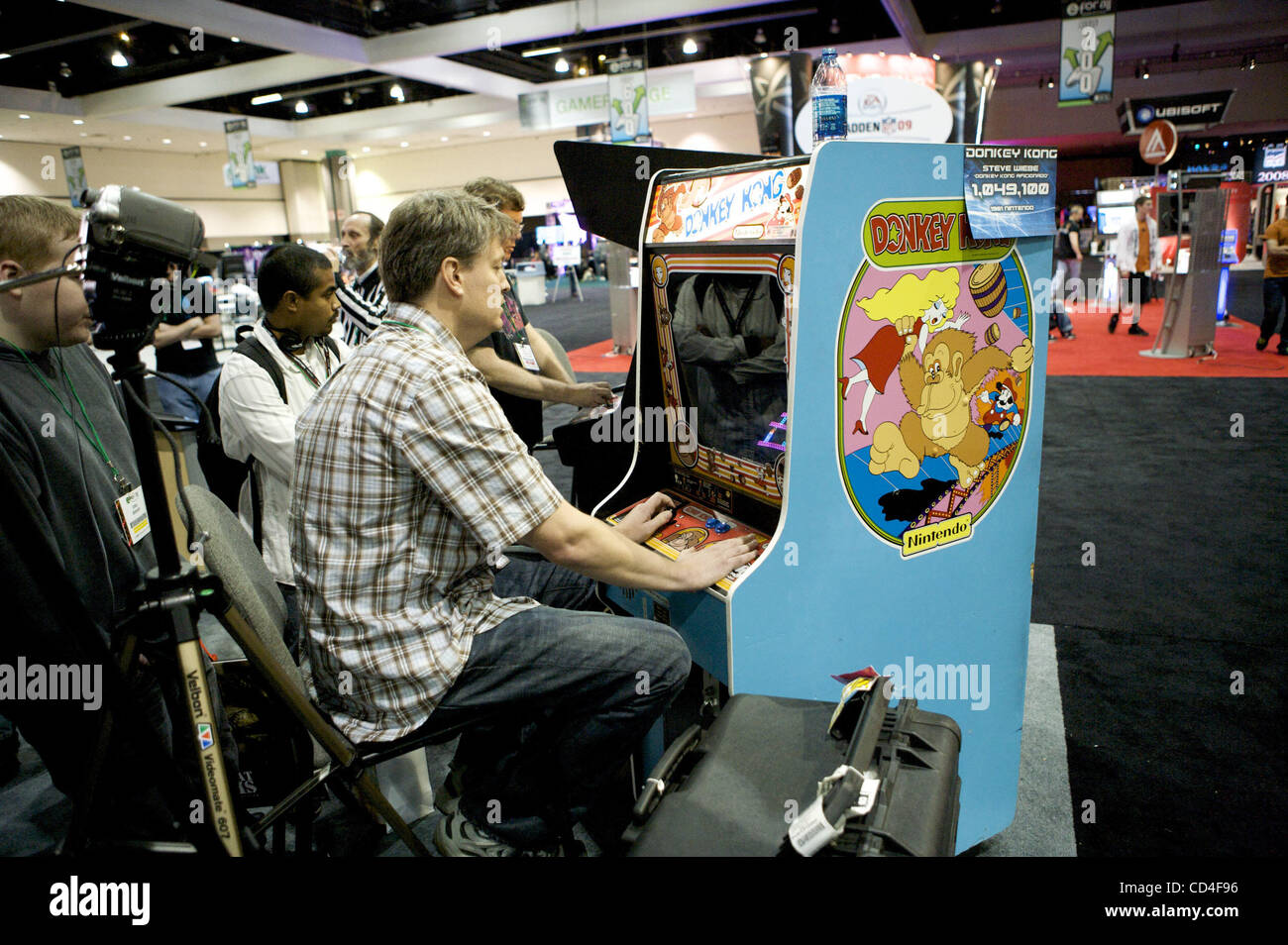 Steve Wiebe attempting to retake the Donkey Kong world record at "E for