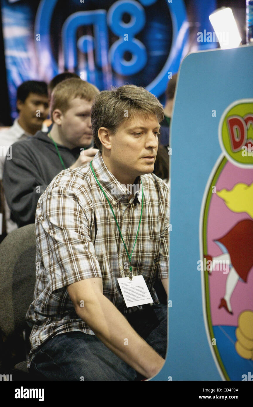 Steve Wiebe attempting to retake the Donkey Kong world record at "E for