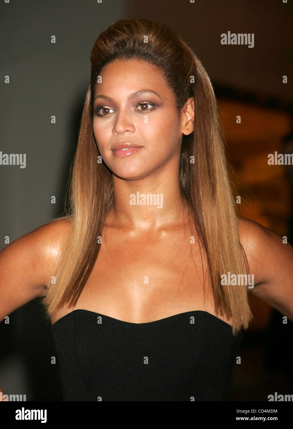 Oct 14, 2008 - New York, NY, USA - Singer BEYONCE KNOWLES at