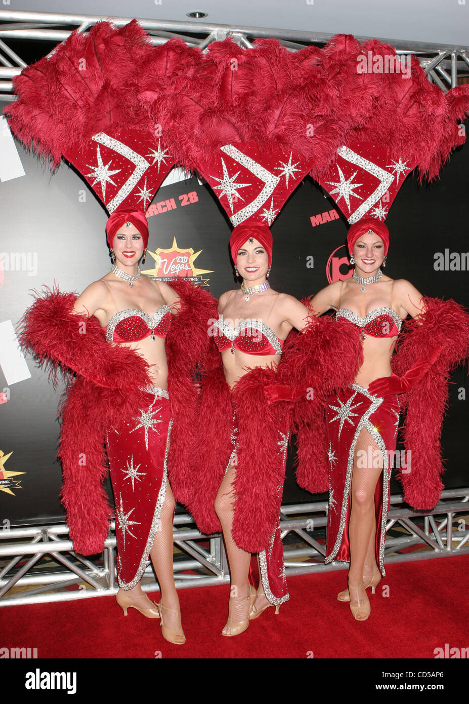 Showgirls las vegas hi-res stock photography and images - Alamy