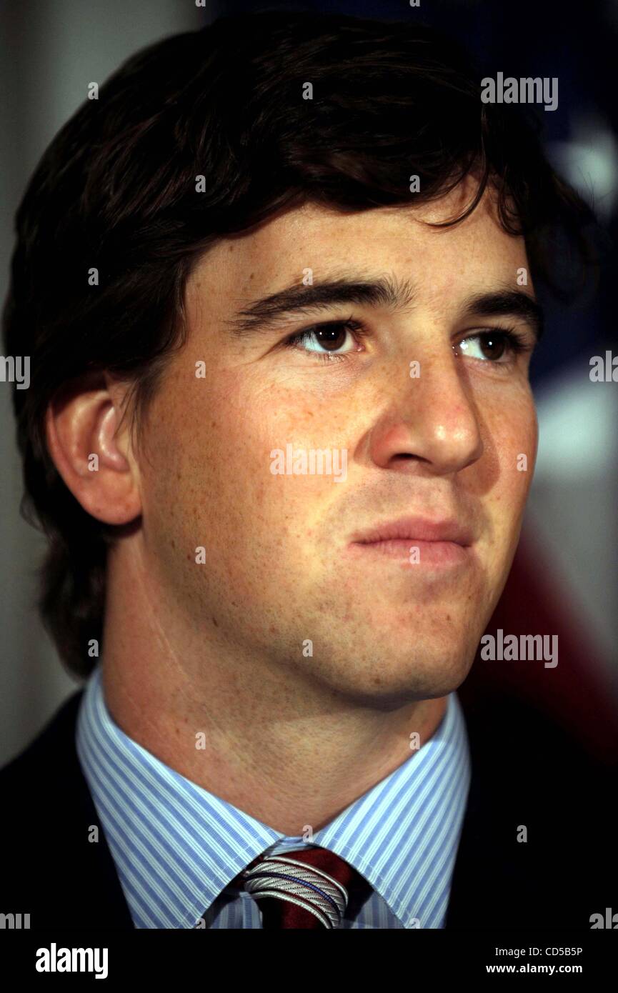 Mar. 20, 2008 - Washington, District of Columbia, U.S. - 3/20/08- The National Press Club- Washington DC.NFL Superstar Quarterback Eli Manning of the NY Giants comes to the National Press Club to talk about his recent appointment as spokesperson for the President's Council on Fitness,   - -   I13094 Stock Photo