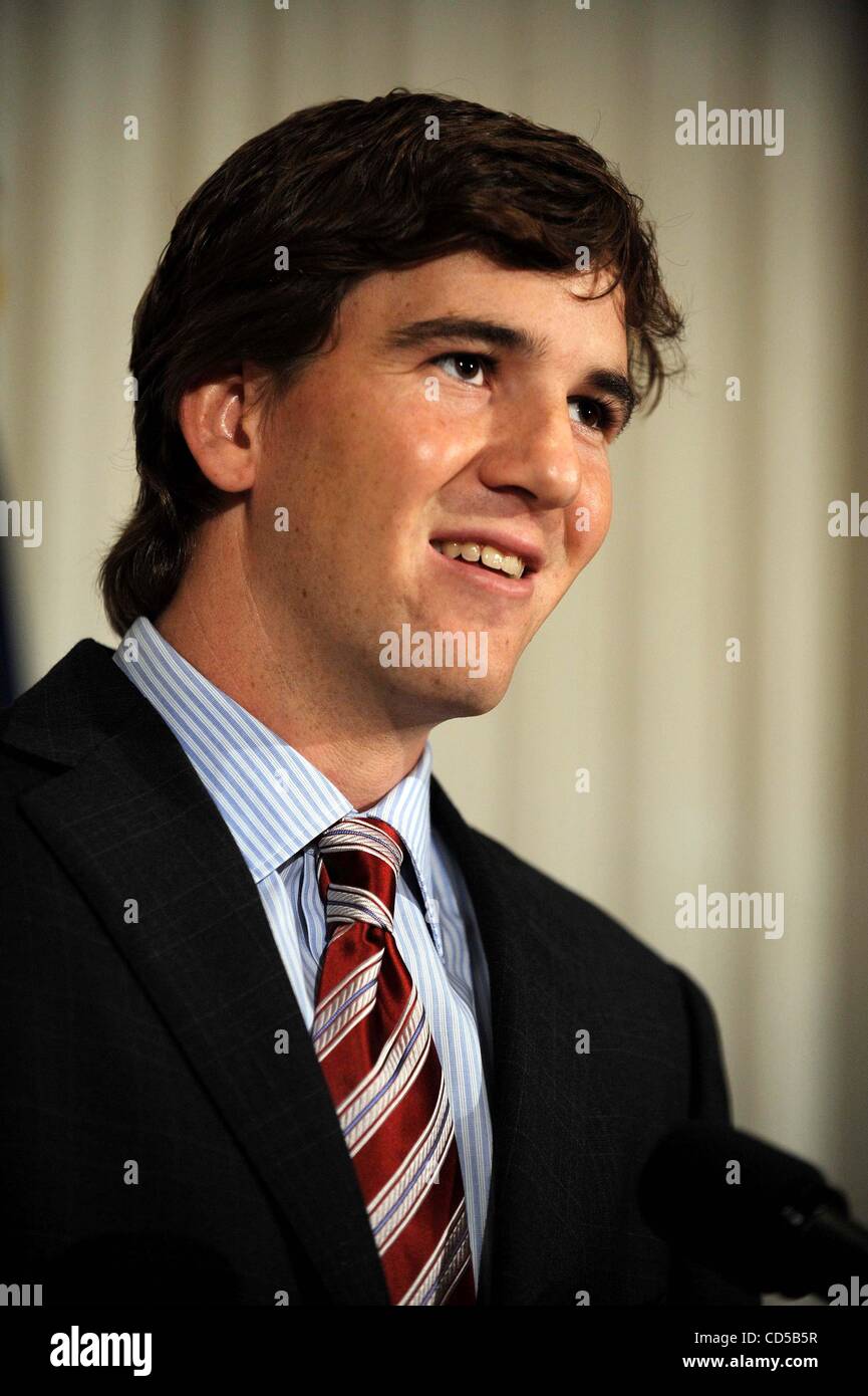 Mar. 20, 2008 - Washington, District of Columbia, U.S. - 3/20/08- The National Press Club- Washington DC.NFL Superstar Quarterback Eli Manning of the NY Giants comes to the National Press Club to talk about his recent appointment as spokesperson for the President's Council on Fitness,   - -   I13094 Stock Photo
