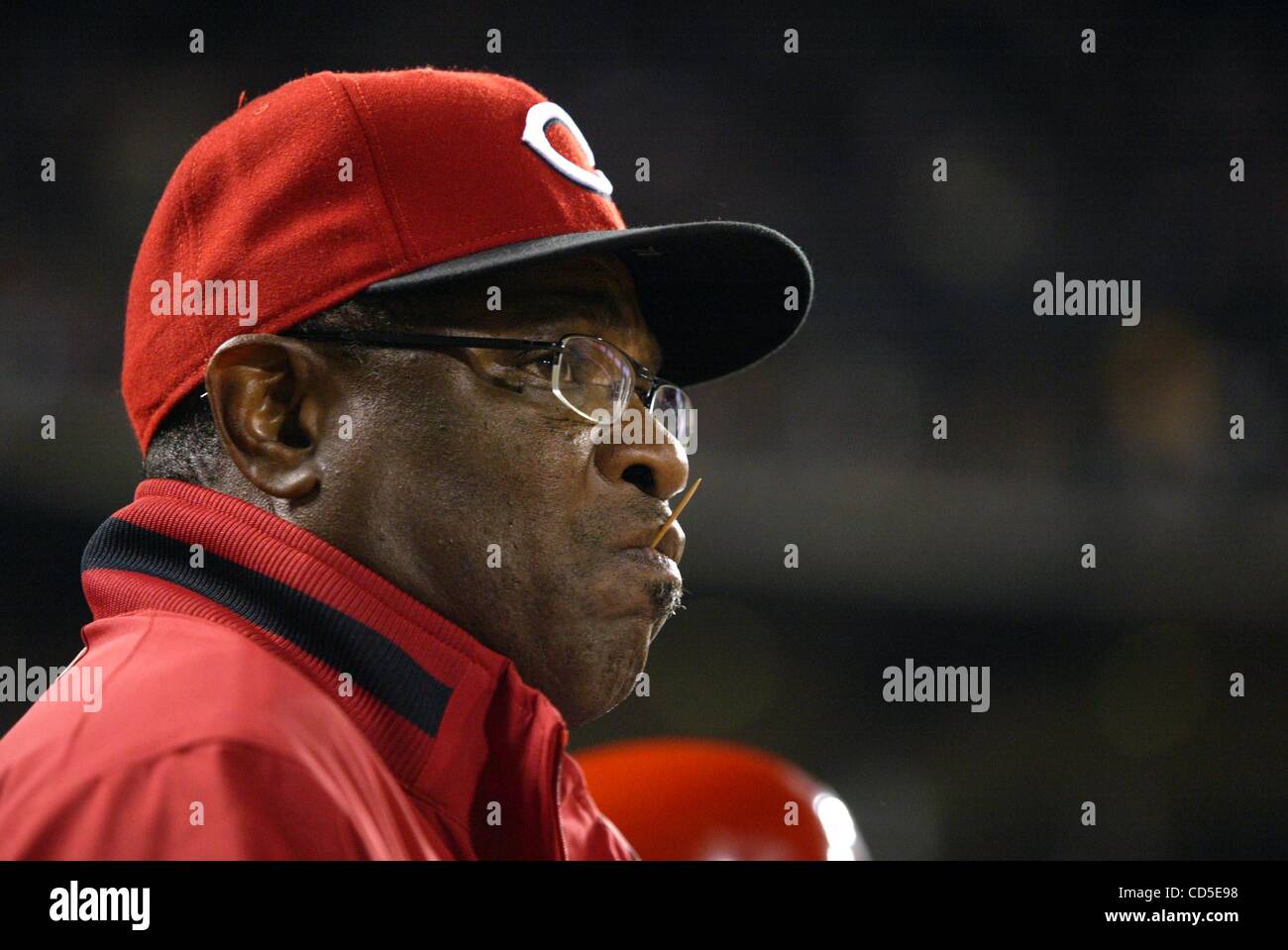 Cincinnati reds cap hi-res stock photography and images - Alamy