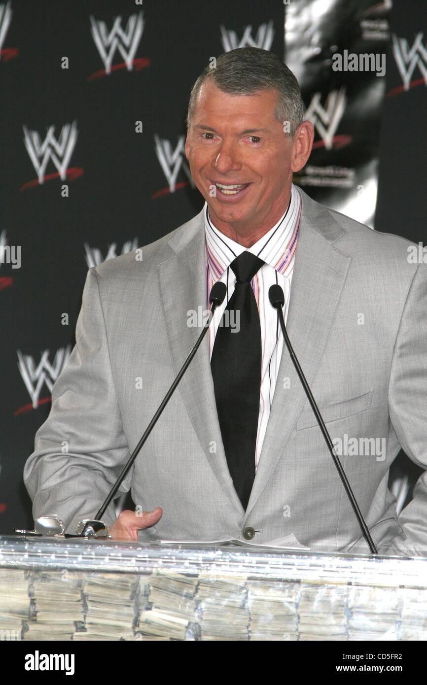 Vince mcmahon wwe hires stock photography and images Alamy