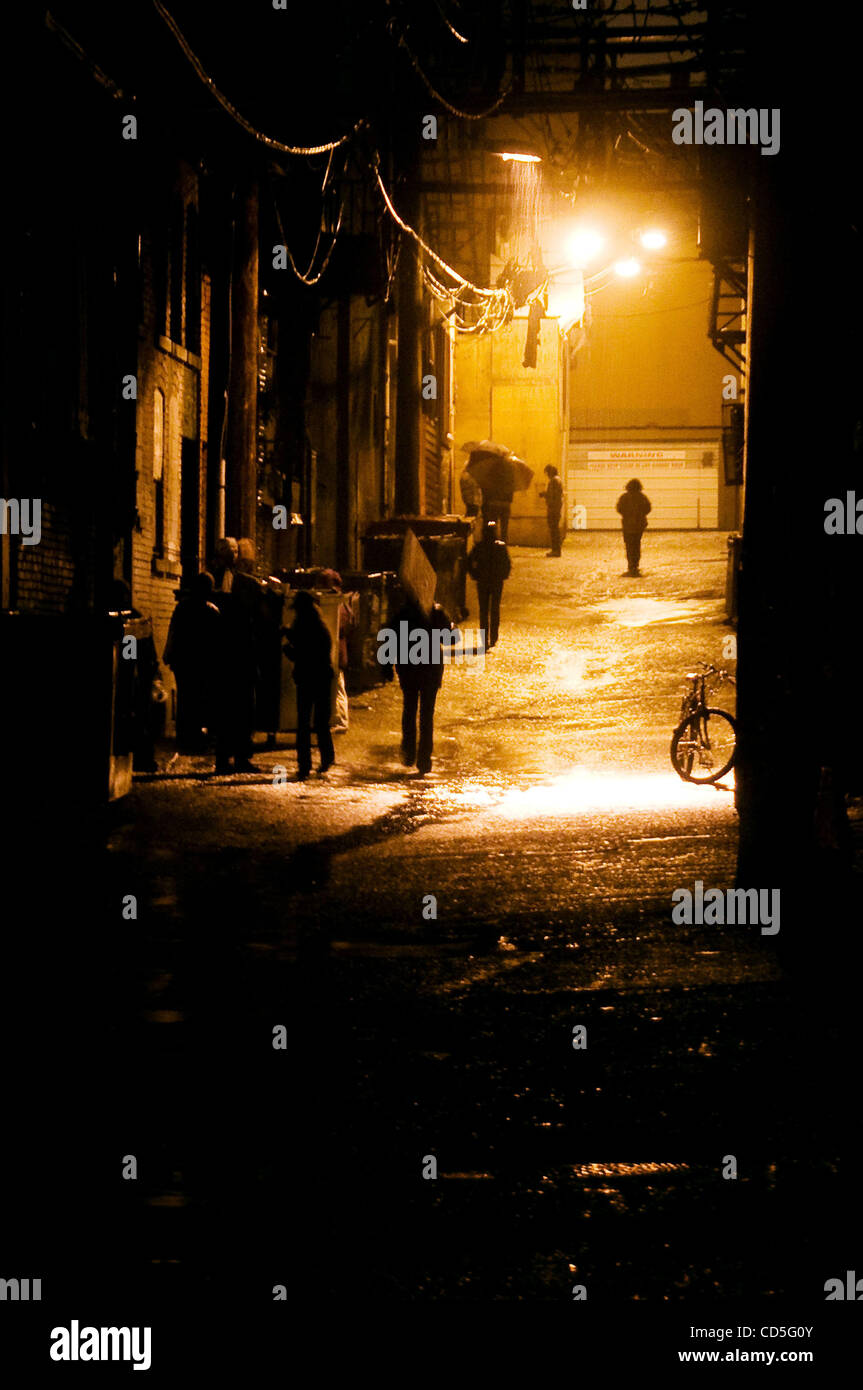 Dimly lit streets hi-res stock photography and images - Alamy