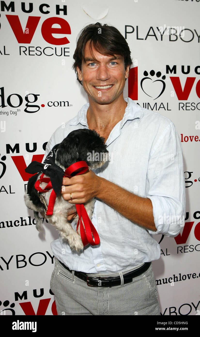 July 19, 2008 - Holmby Hills, California, U.S. - Jul 19, 2008 - Holmby Hills, California, USA - Actor JERRY O'CONNELL attends the 2nd Annual Bow Wow WOW! Charity fundraiser for animals event at the Playboy Mansion on July 19, 2008 in Los Angeles, California. (Credit Image: © Patrick Fallon/ZUMApress Stock Photo