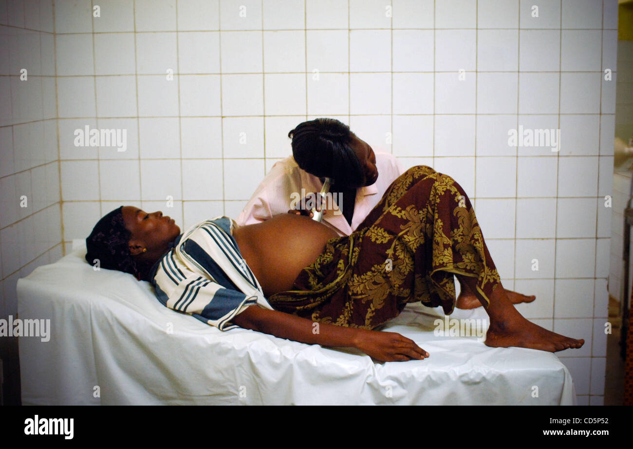 Sep 11, 2008 - Doba, Chad - Prenatal care is a concern among Chadian national hospitals, as the maternal mortality rate is among the highest in the world and rising. (Credit Image: © Micah Albert/ZUMA Press) Stock Photo