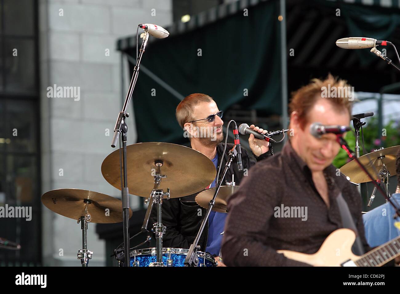 Colin hay ringo starr ringo hi-res stock photography and images - Alamy