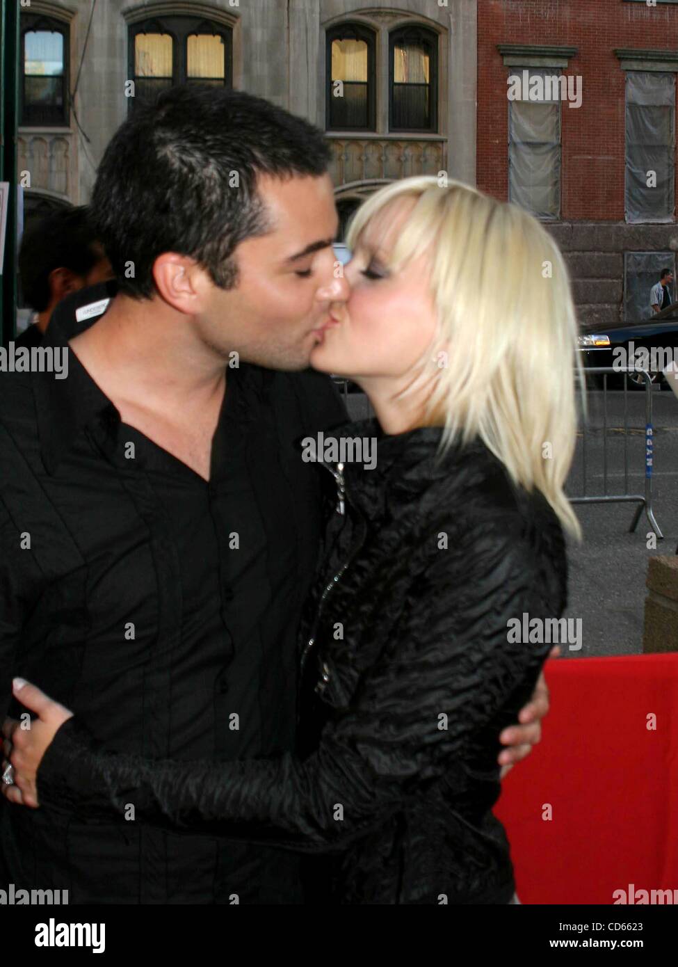 Sept. 9, 2003 - New York, New York, U.S. - K32680RM.THE NEW YORK PREMIERE OF.''LOST IN TRANSLATION''..CHELSEA WEST THEATRE,23RD STREET, NYC.   /     2003.09/09/2003..ANNA FARIS AND HER FIANCE, BEN INDRA(Credit Image: Â© Rick Mackler/Globe Photos/ZUMAPRESS.com) Stock Photo
