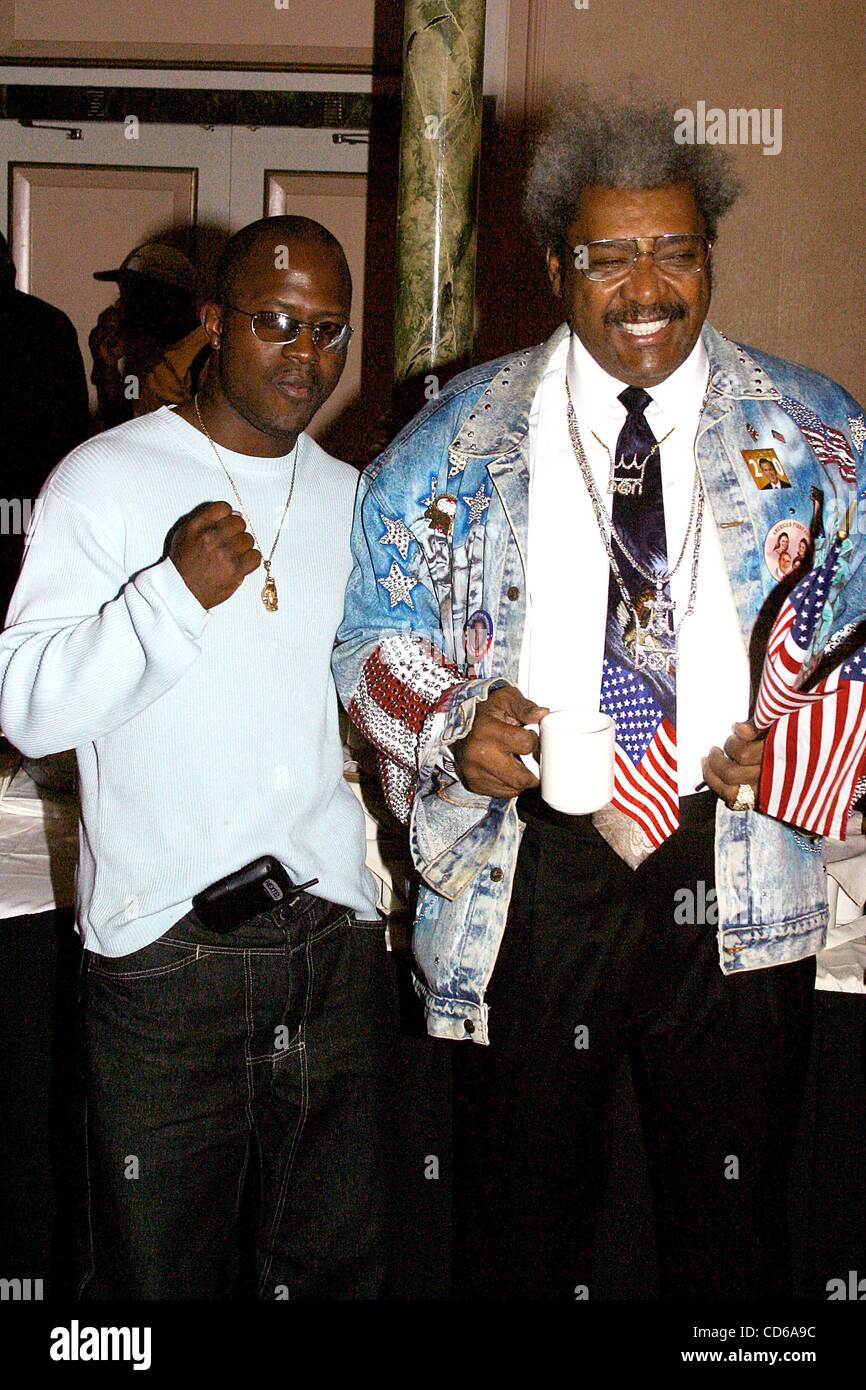 Oct. 9, 2003 - New York, New York, U.S. - K33375RM.DON KING'S PRESS CONFERENCE TO ANNOUNCE THE .LINE-UP FOR HIS UP COMING BOXING EVENT, .''BACK-TO-BACK-TO-BACK''..WHICH WILL TAKE PLACE ON DECEMBER 13, IN ATLANTIC New York, NEW JERSEY. .NEW YORK New York..   /     2003.ZAB JUDAH AND DON KING(Credit I Stock Photo