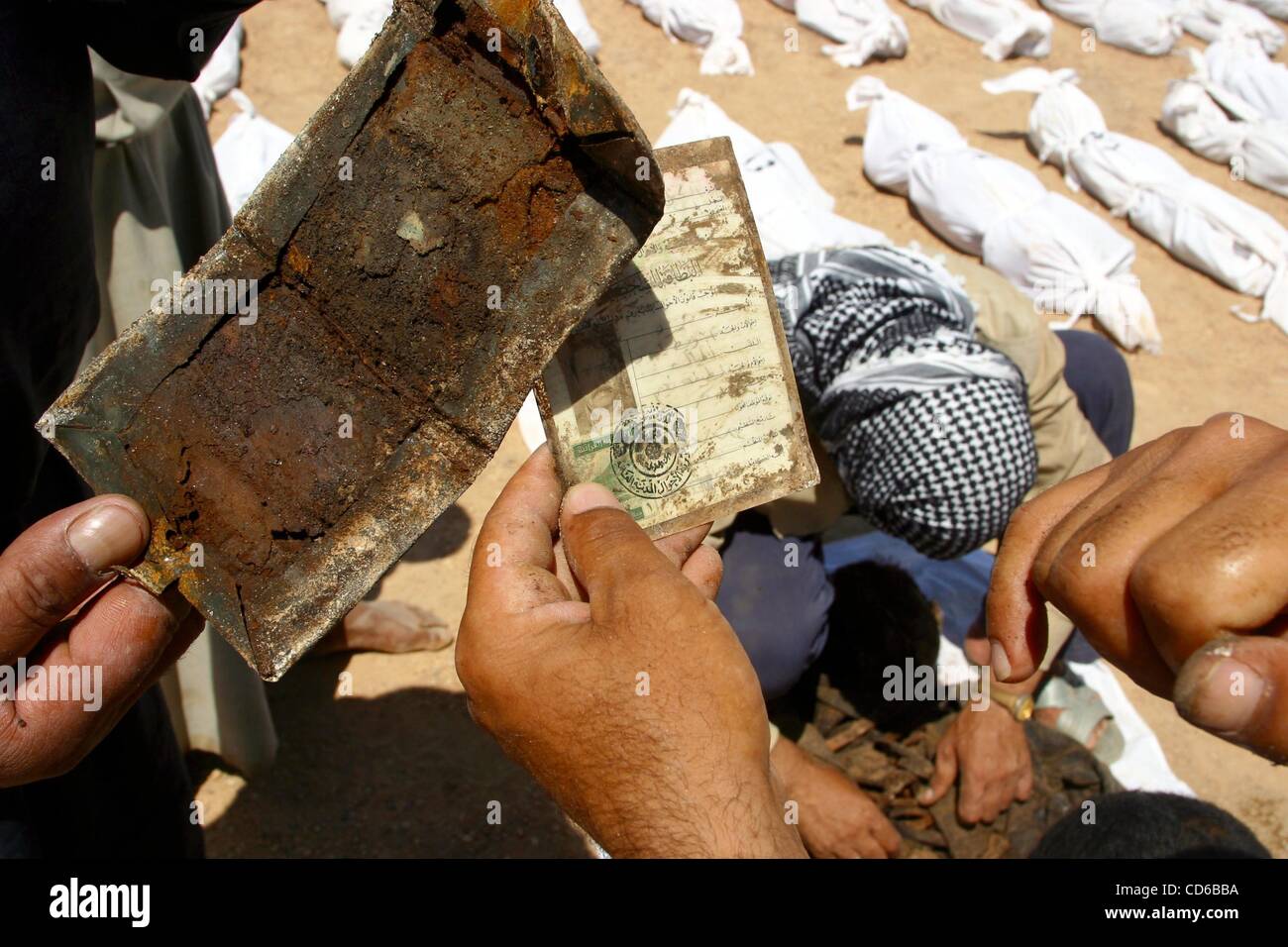 May 24, 2003 - Al-Musayab, Iraq - Exhuming remains for identification at a mass grave near Al-Musayab, Iraq. (Credit Image: © David I. Gross/ZUMAPRESS.com) Stock Photo