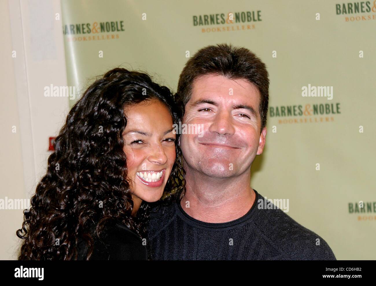 Simon cowell center hires stock photography and images Alamy
