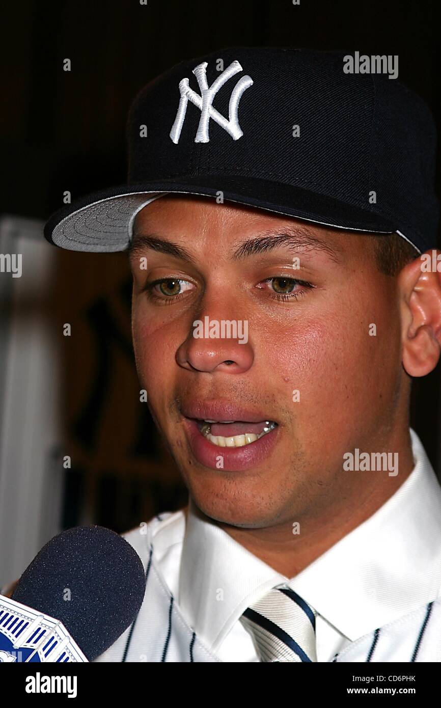 Feb. 17, 2004 - New York, New York, U.S. - K35646ML.PRESS CONFERENCE TO ...