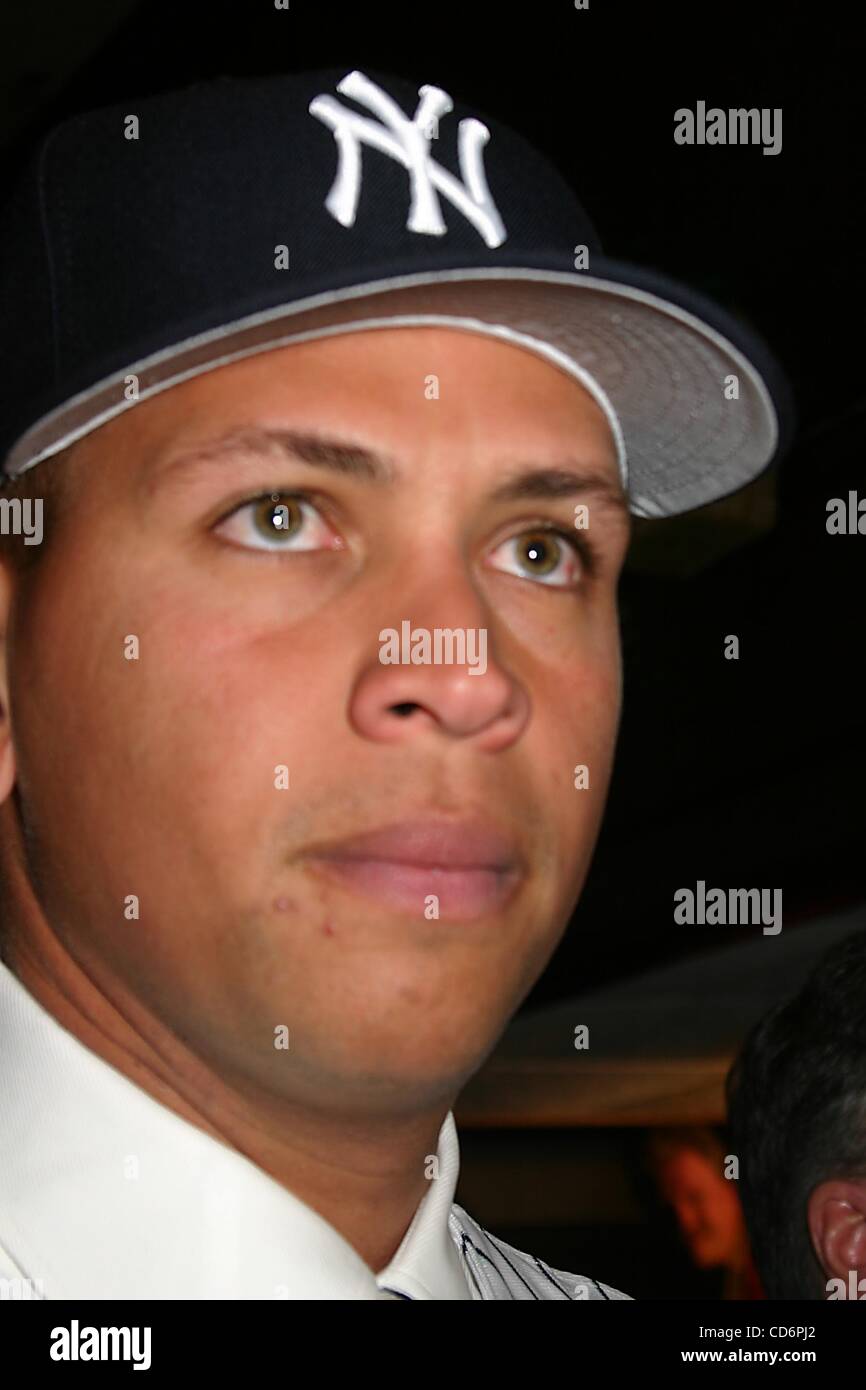 Feb. 17, 2004 - New York, New York, U.S. - K35646ML.PRESS CONFERENCE TO ...