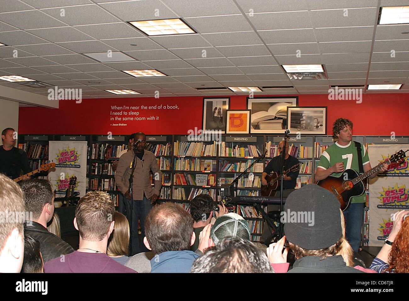 Mar. 16, 2004 - New York, New York, U.S. - K36143RM.HOOTIE AND THE BLOWFISH CD PROMOTION AND POERFORMANCE AT THE BORDERS BOOK STORE IN COLUMBUS CIRCLE , NEW YORK New York .03/16/2004.  /    2004.HOOTIE AND THE BLOWFISH(Credit Image: Â© Rick Mackler/Globe Photos/ZUMAPRESS.com) Stock Photo