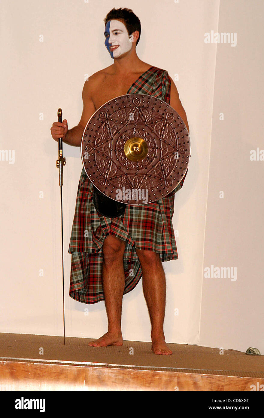 Apr. 5, 2004 - New York, New York, U.S. - K36512RM.SEAN CONNERY HOST ''DRESSED TO KILT'' HONORING THE FRIENDS OF SCOTLAND AT SOTHEBY , NEW YORK New York 04/05/2004 .  /    RUNWAY(Credit Image: Â© Rick Mackler/Globe Photos/ZUMAPRESS.com) Stock Photo