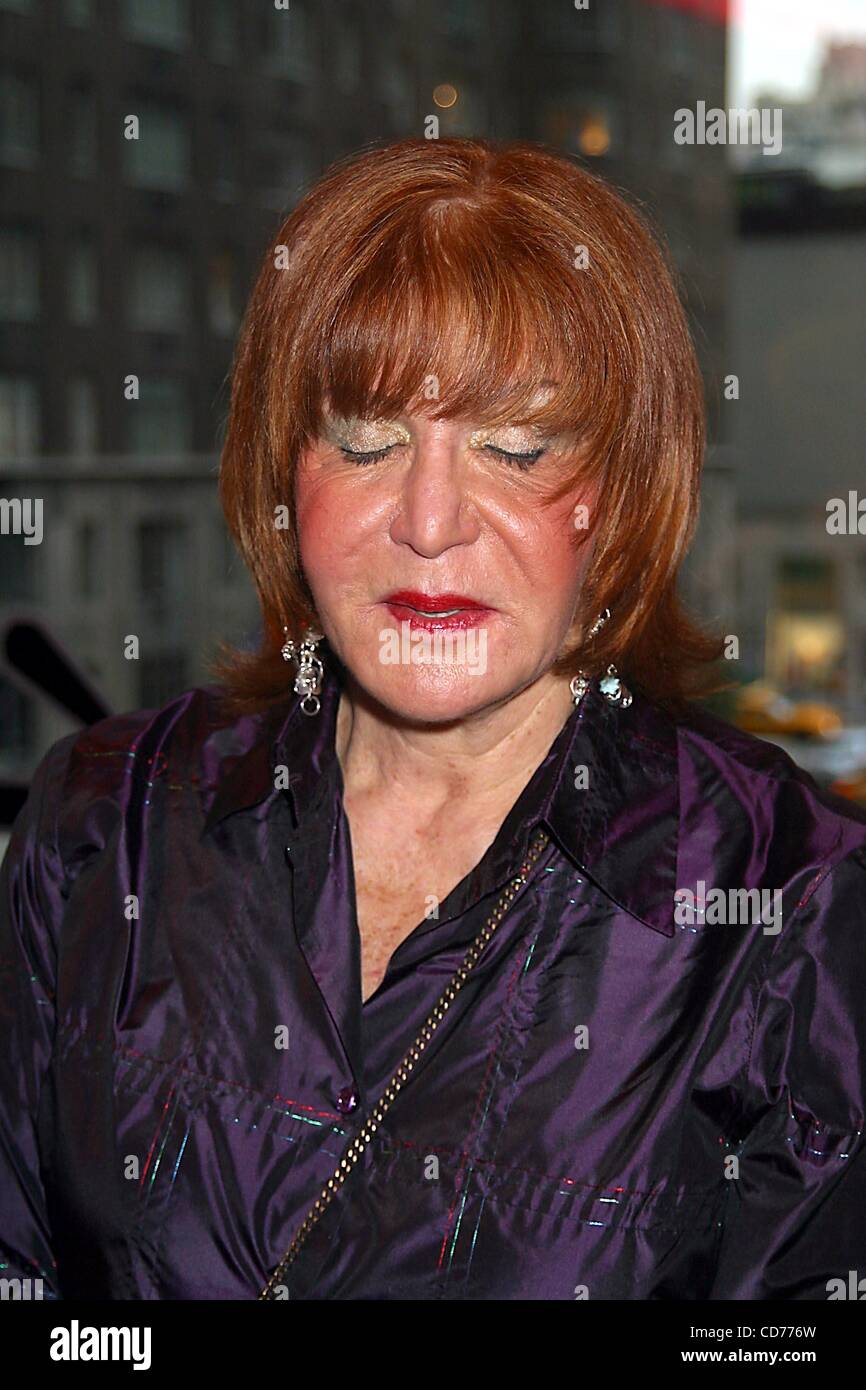 Sally jessy raphael hi-res stock photography and images - Alamy
