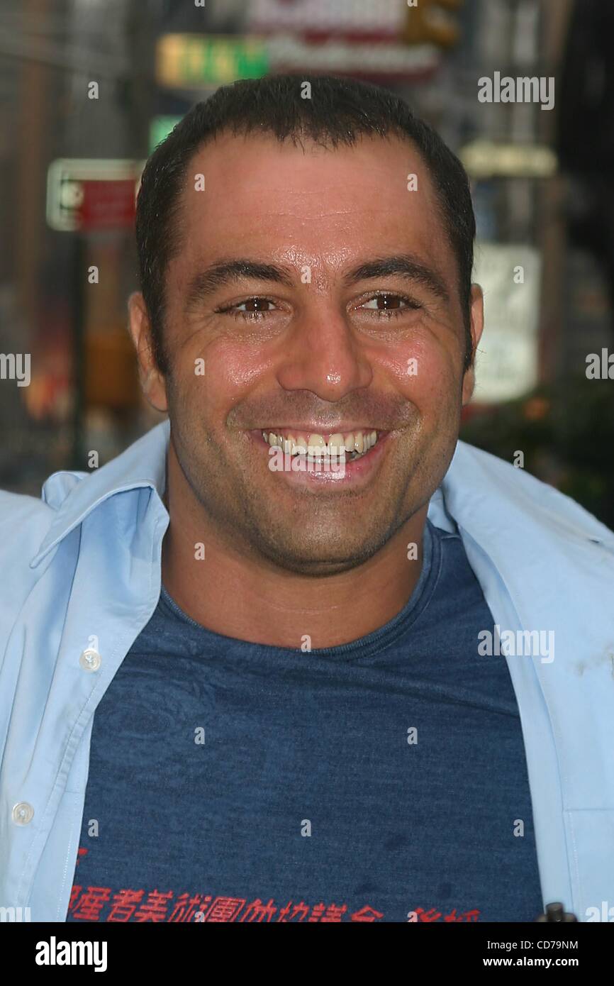 Joe rogan 32 jpg hires stock photography and images Alamy