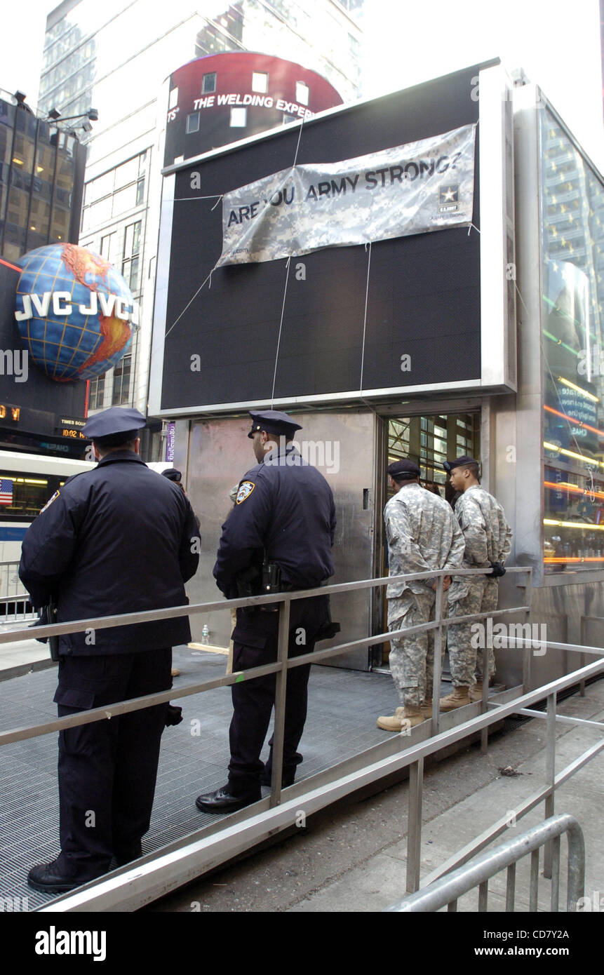 Times Square recruitment center reopens as the investigation continues surrounding a bomb-toting bicyclist who attacked the recruitment center with a homemade explosive early Wednesday morning. The bomber was caught on videotape before pedaling away. The blast, which rattled midtown hotel guests, pe Stock Photo