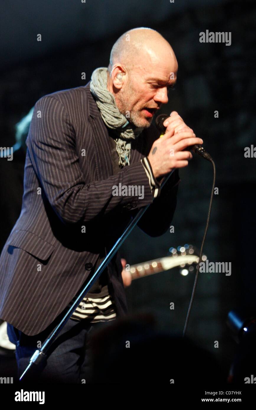 Mar 12, 2008 - Austin, Texas, USA - MICHAEL STIPE and R.E.M. at Stubbs BBQ performing in Austin Texas on March 12, 2008 during SXSW 2008.  (Credit Image: Â© Aviv Small/ZUMA Press) Stock Photo